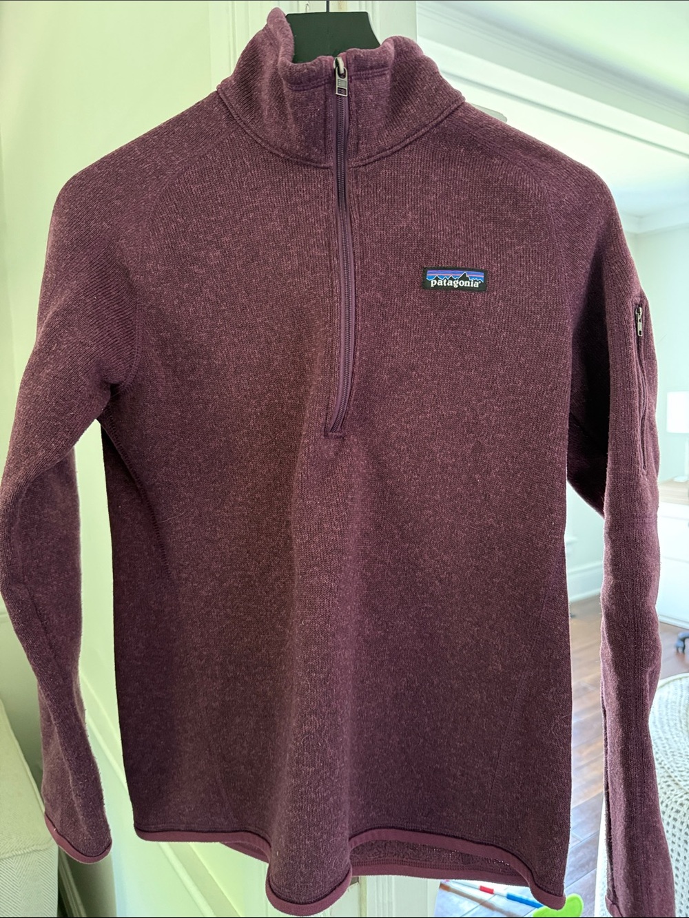 Patagonia Women’s Medium Half Zip on Plum